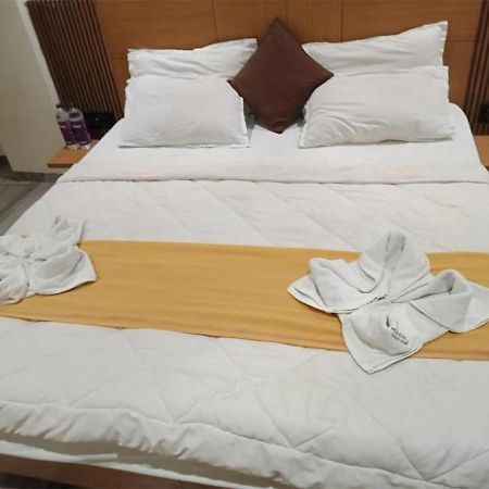 Shree Murlidhar Guest House Surat Exteriör bild