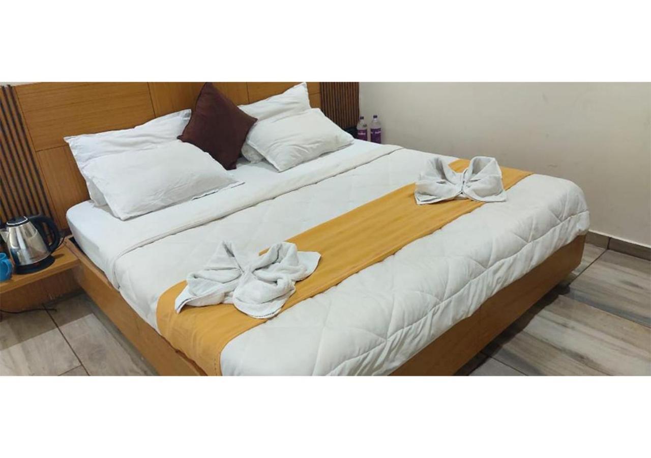Shree Murlidhar Guest House Surat Exteriör bild